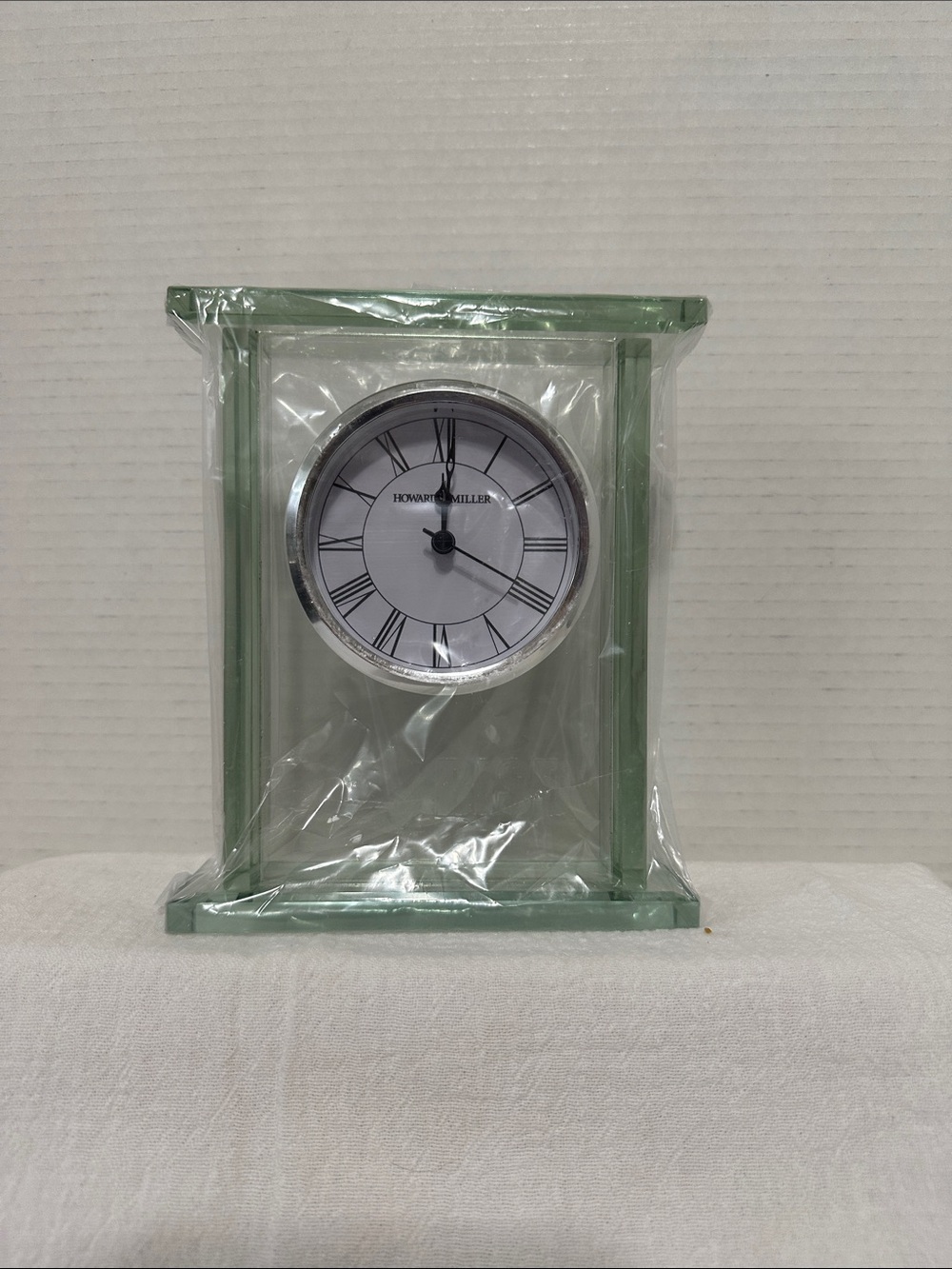 Howard Miller Sage Glass Mantel Clock New